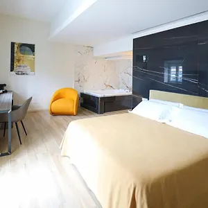 Municipio Luxury בית הארחה